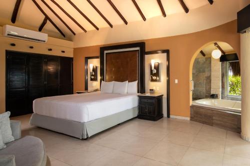 El Dorado Casitas Royale Catamarán, Cenote & More Inclusive in Puerto Morelos, Mexico