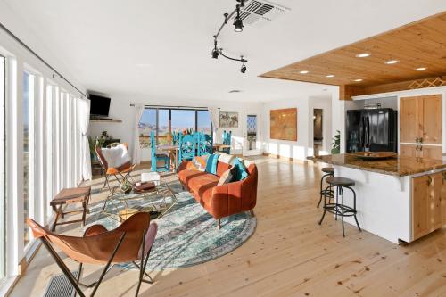 High View Haven - Hot Tub, Fire Pit, BBQ in Joshua Tree! home in Joshua Tree, USA