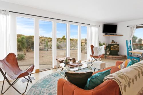High View Haven - Hot Tub, Fire Pit, BBQ in Joshua Tree! home in Joshua Tree, USA