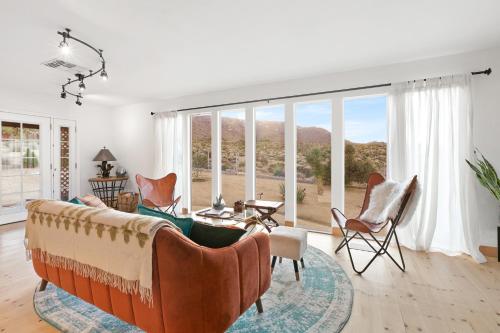 High View Haven - Hot Tub, Fire Pit, BBQ in Joshua Tree! home in Joshua Tree, USA