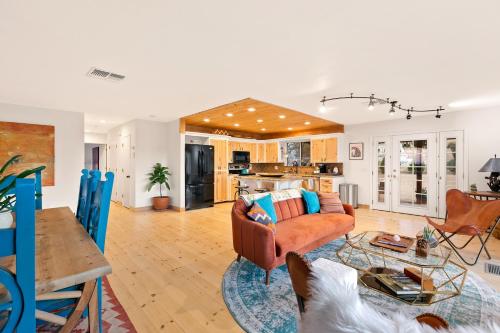 High View Haven - Hot Tub, Fire Pit, BBQ in Joshua Tree! home in Joshua Tree, USA