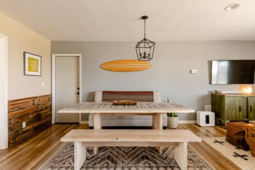 Darling Desert Abode withHot-tub Game Room home in Joshua Tree, USA