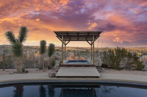 Warren Vista Ranch - Heated Pool, Hot Tub! home in Yucca Valley, USA