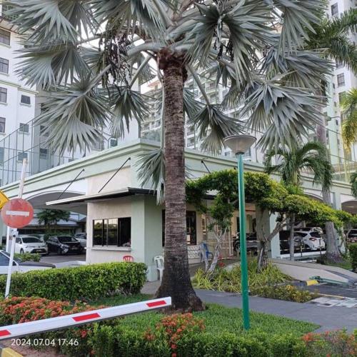 Studio Sejatistay Netflix at Mahkota Studio Sejatistay Netflix at Mahkota