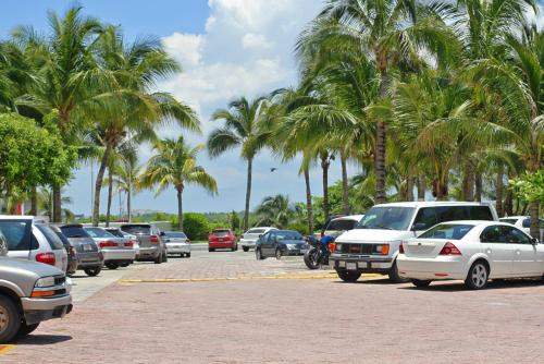 Cancun Plaza Condos