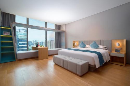 Deluxe Double Room (2 Adults + 1 Child) room in Pagoda Design Hotel Hangzhou Binjiang CBD