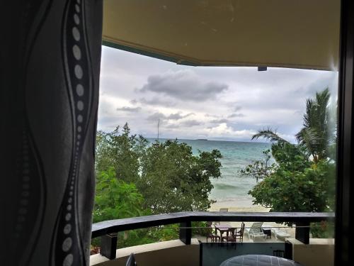 Crown Beach Villas with direct access to the Bikini Beach 3
