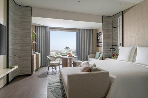 Deluxe King Room with Grand Canal View room in Four Seasons Hotel Hangzhou at Hangzhou Centre