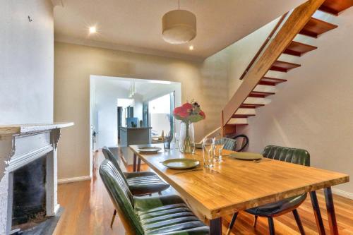 3 Bedroom House Family Friendly Surry Hills 2 E-Bikes Included - image 5