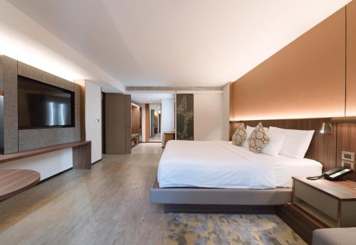 room detail thumbnail 1