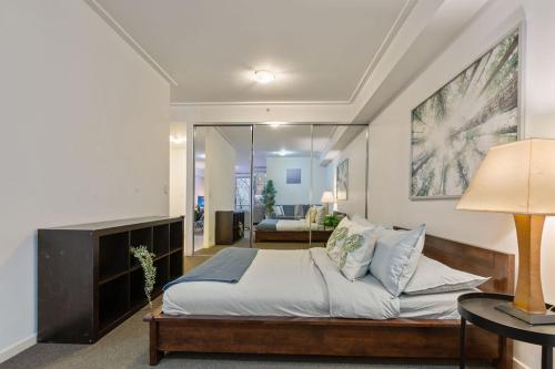 A Modern Studio for 6 Next to Darling Harbour - image 11