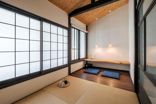 Japanese-Style Townhouse image 3