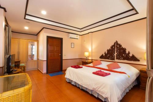 Superior Bungalow image 1