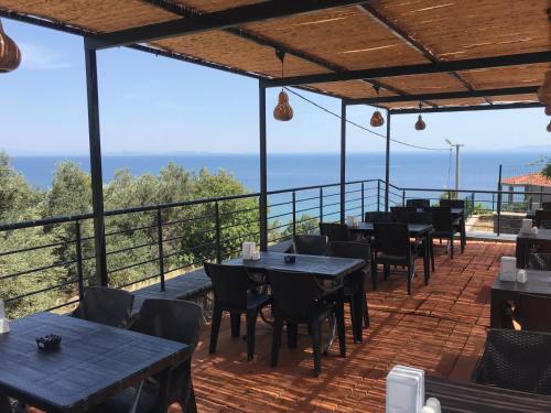 ห้องอาหาร, Assos Gardenya Butik Otel in บือยือคูซุน