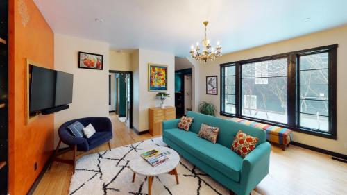 Boho Shick 4 Bedroom-3 Bath In Heart Of Town in Bozeman, USA