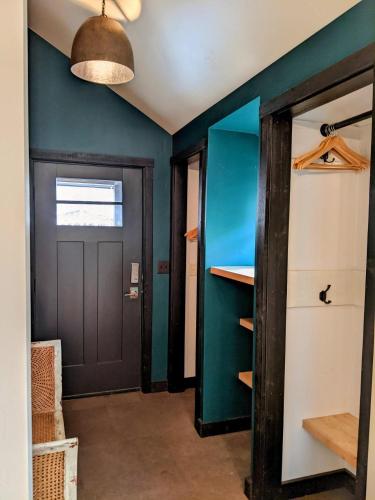 Boho Shick 4 Bedroom-3 Bath In Heart Of Town in Bozeman, USA