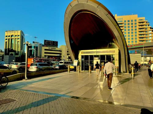 Travelers Dubai Capsule Hostel Just 5 Min Walk from Metro Station - image 8