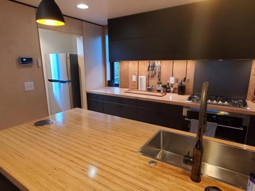 This Deluxe Modern New 3-story Home With Central Ac Offers The Best Of Bozeman! in Bozeman, USA
