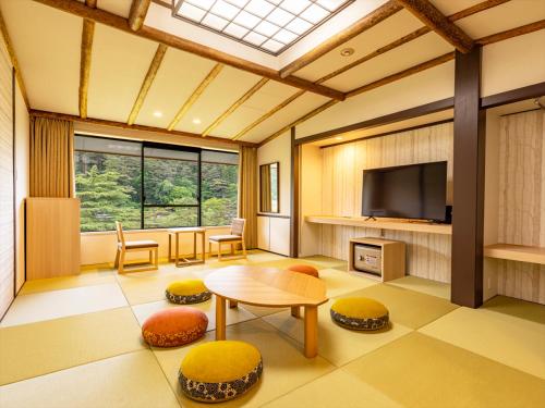 Quadruple Room with Mountain View