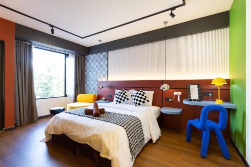 Parkland Suites near Sam Poh Temple