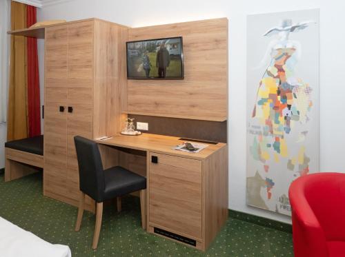 Hotel St. Georg Garni - image 9
