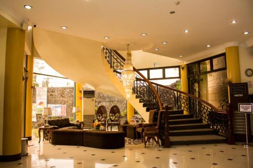 A szálláshely kívülről, Crown Royale Hotel in Bataan