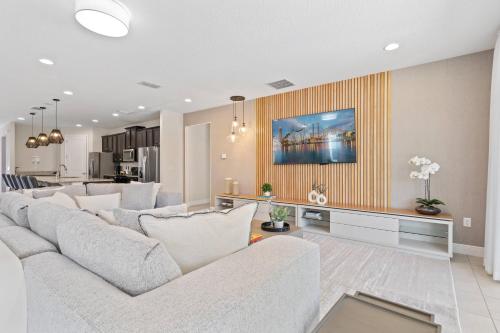 New Luxury 10bd Home with Movie & Game Room (2302) - 편의 시설/서비스