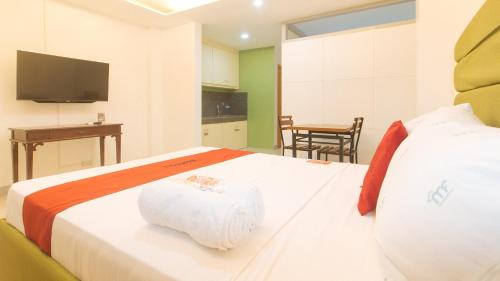 RedDoorz at EBM One Building