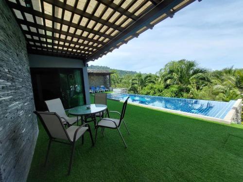 The Phura Villa Khaolak