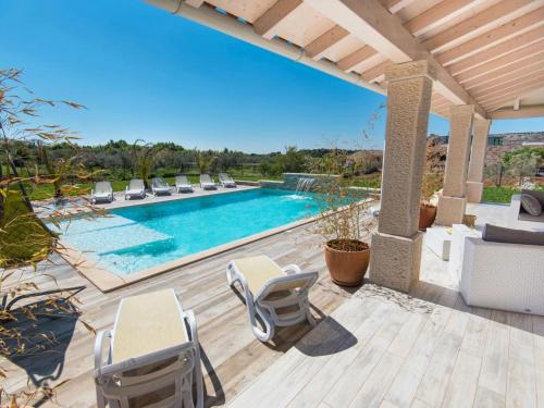 New white villa, 60 m², pool