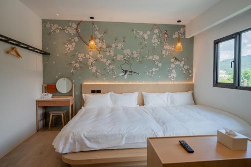 Two-Bedroom Townhouse image 7