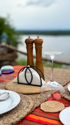 Skats, Hemingway's Luxury Tented Camp in Paraa