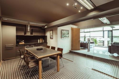 One-Bedroom Apartment image 10
