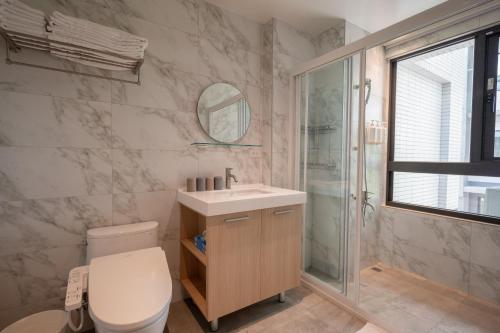 Two-Bedroom Townhouse image 4