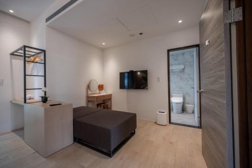 Three-Bedroom Holiday Home  image 5