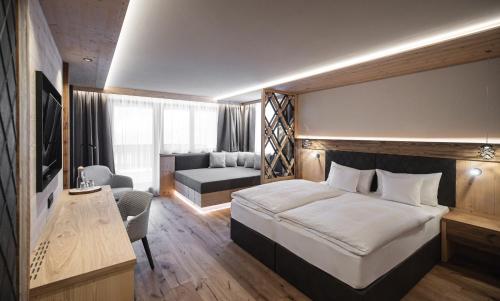 Panorama Family Suite with Balcony