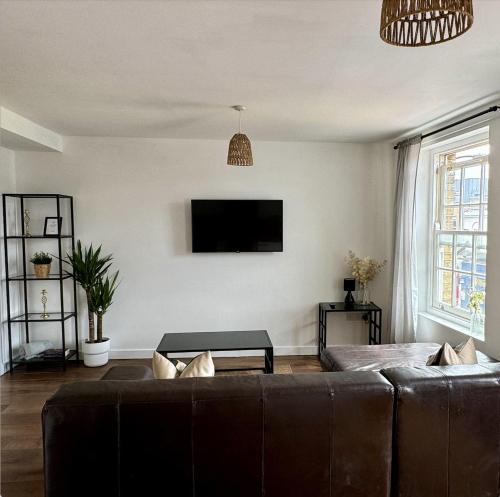 Central London Trendy Apartment - image 11