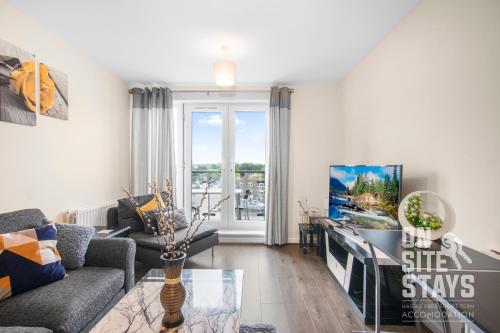 OnSiteStays - Charming 2BR in Central Hatfield with Parking