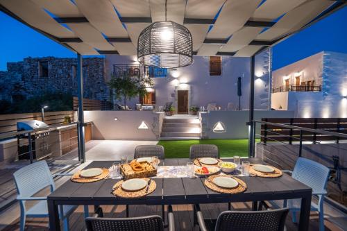 Exterior view, Pavlina in Perama with 4 bedrooms and 4 bathrooms in Kouloukonas