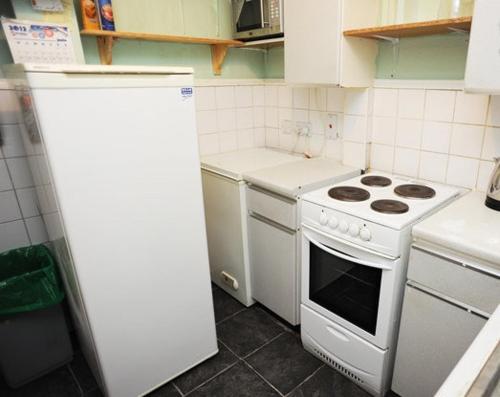 Cozy2bed Apartment Near City Center - image 14