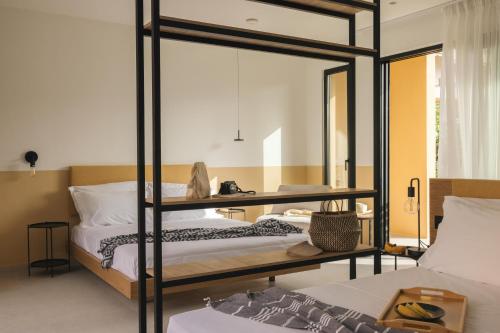 Marea Luxury Suites - image 5
