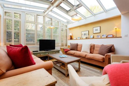 Veeve - Holland Park Townhouse - image 14