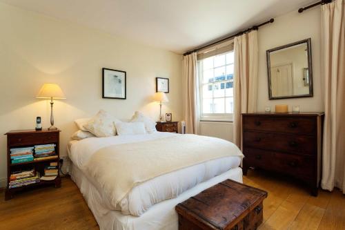 Veeve - Holland Park Townhouse - image 13