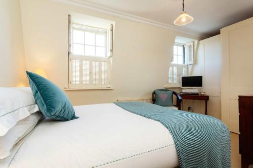 Veeve - Holland Park Townhouse - image 5