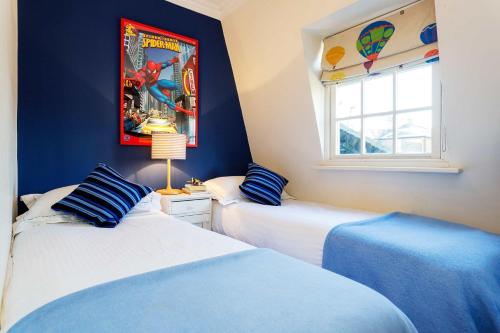 Veeve - Holland Park Townhouse - image 3