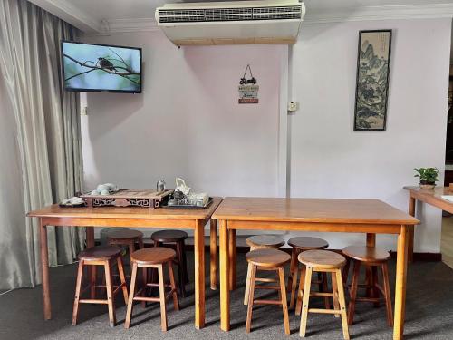 Shared lounge/TV area, Heng Ann Guest House in Malacca