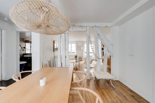 Veeve - A Study in Timber - image 7