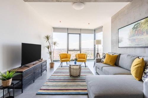 Gorgeous Bright Cool 1BD Residence Views! #359 - image 2