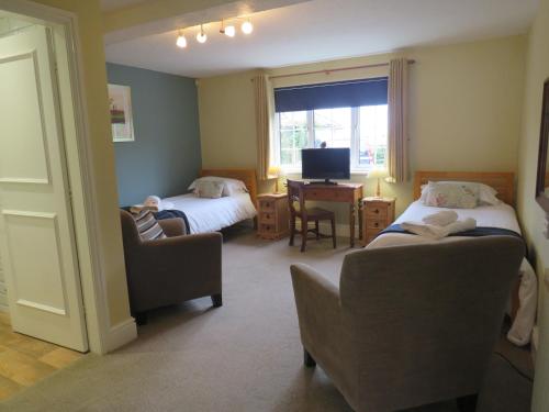 Ganton Greyhound Inn - image 3