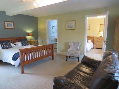 Ganton Greyhound Inn - image 4